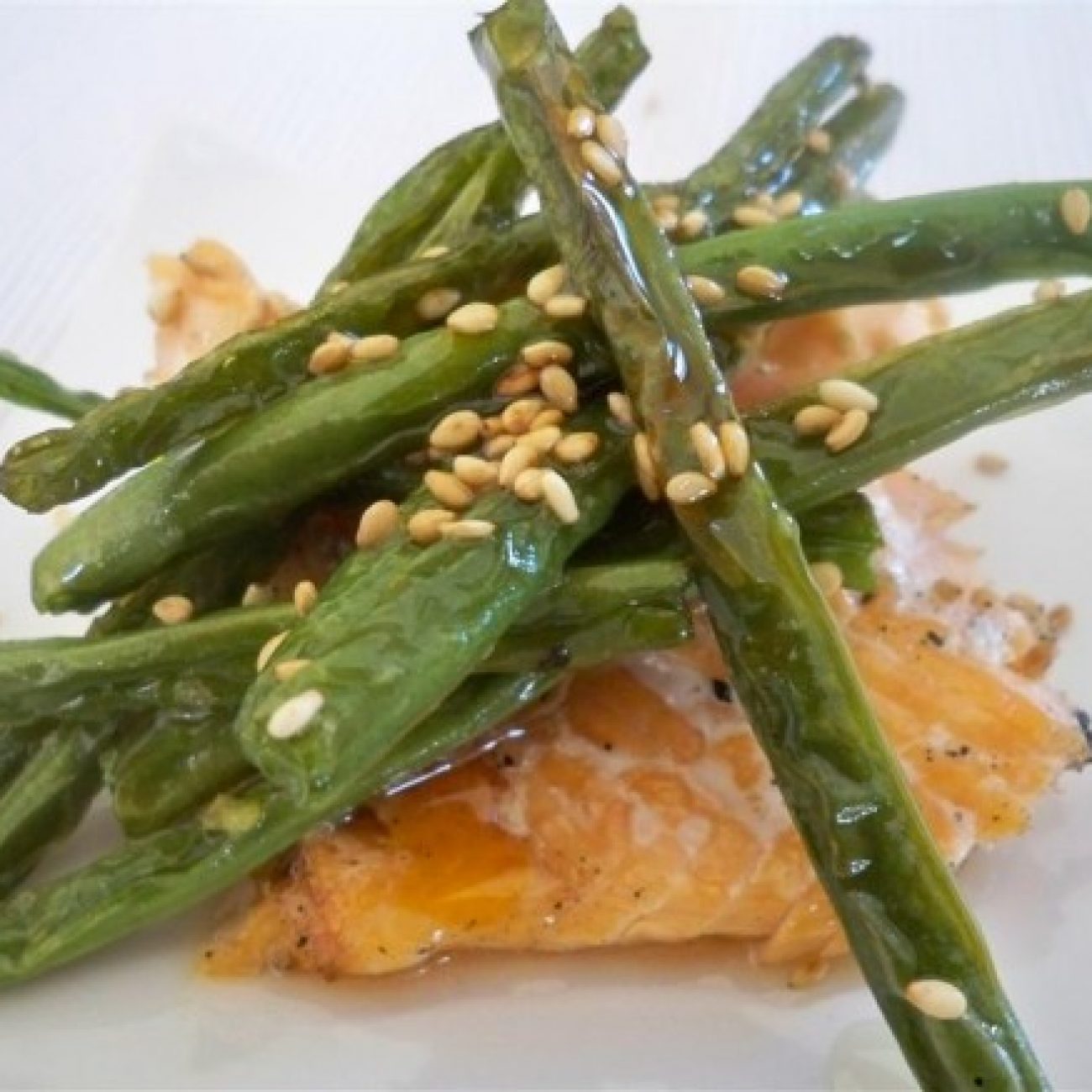 Crinkle beans with bbq salmon