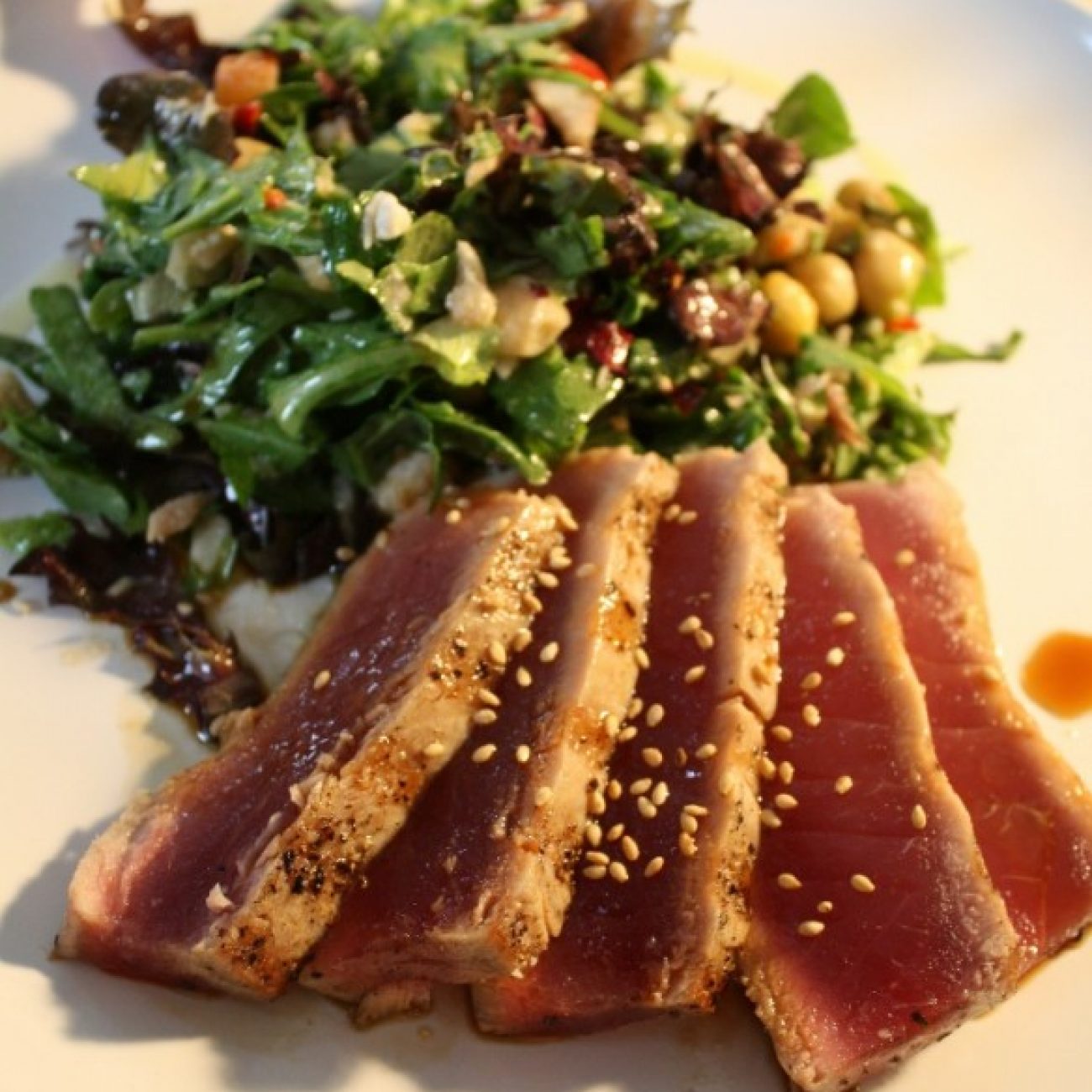 Seared Tuna Salad in Ten Minutes