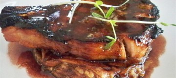 Grilled pork chop on apple blue cheese tart with red wine sauce (Custom)
