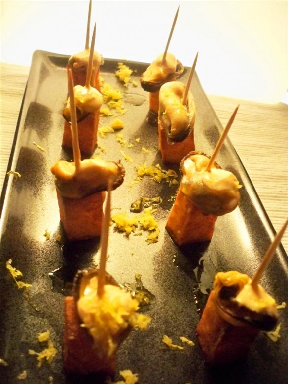 Muscles with fried potato and chipotle cream (Custom)