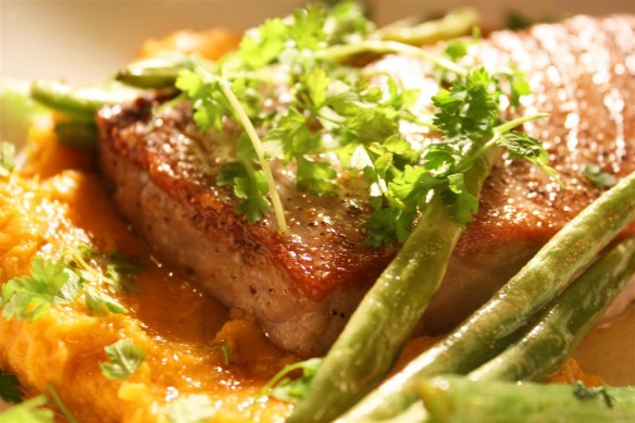 Seared tuna with creamy yams (Custom)