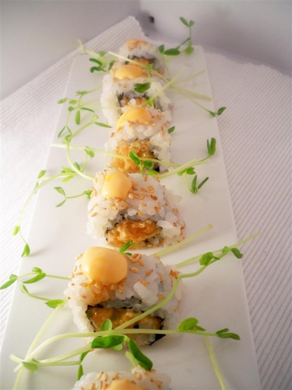 Spicy Salmon Roll (Custom)