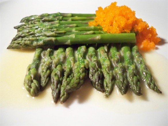 Steamed Asparagus with Tobiko (Custom)