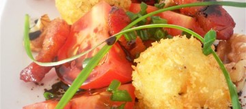 Tomato Salad with goat cheese, pancetta and walnuts (Custom)