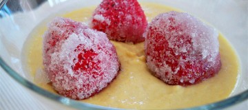 Zabaione with sugared strawberrys (Custom)