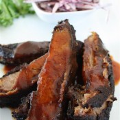 Pork ribs with dry rub and spicy sauce (Custom)